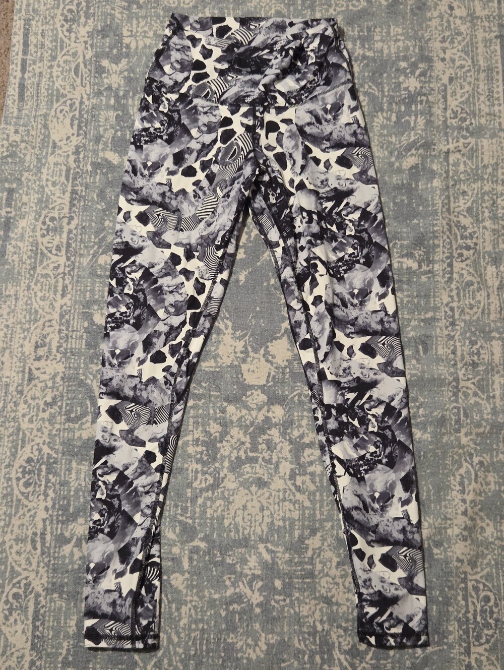 Women's Black & White Patterned Leggings Size Small S Funky Retro Style